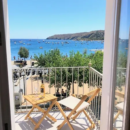 Beachfront In Center Apartamento *