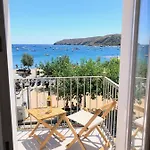 Beachfront In Center Apartman *