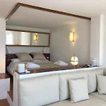 Beachfront In Center Apartman *