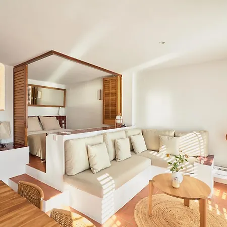 Beachfront In Center